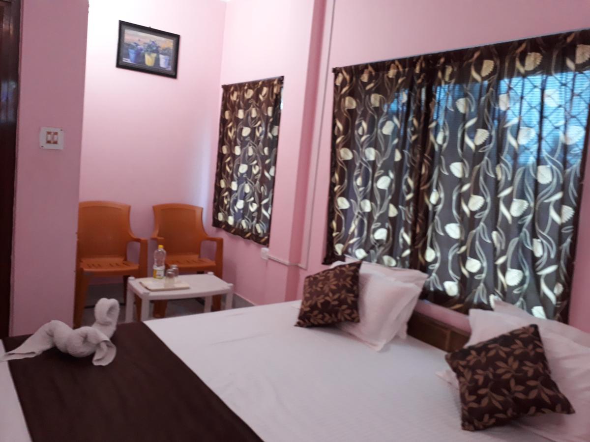 Hotel Gunjan Puri Exterior foto