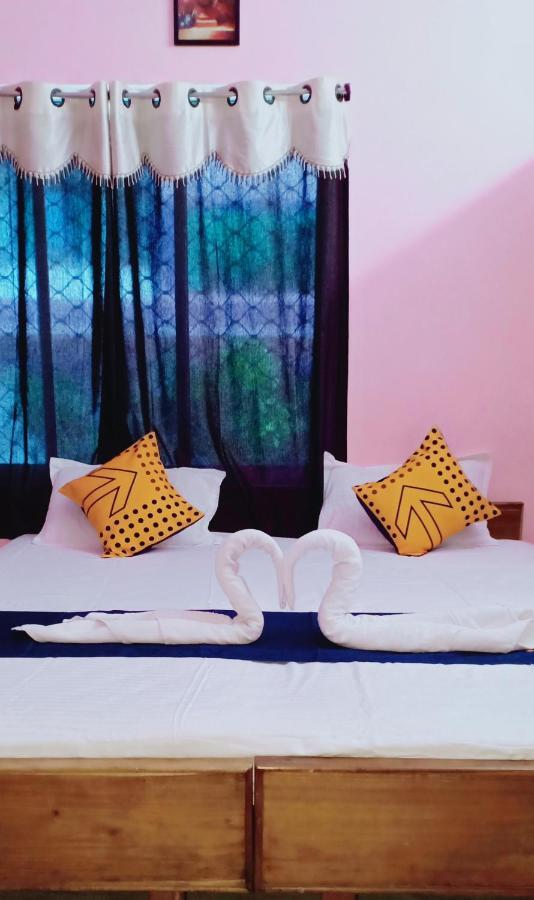 Hotel Gunjan Puri Exterior foto